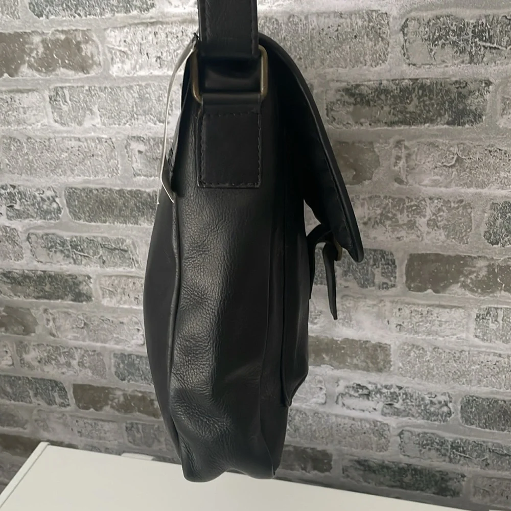 Claire Chase Black Leather Versailles Man Bag Columbia South America